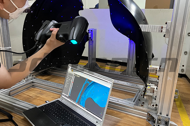 Scanning scene map of automobile tire inner cover